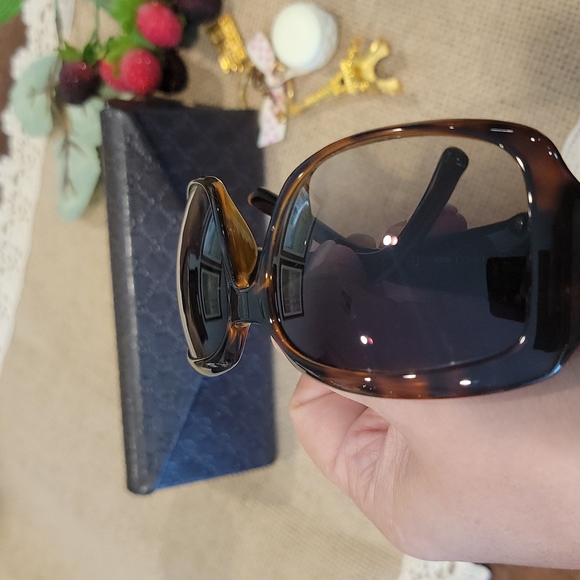 🎉SOLD🎉 Authentic Gucci sunglasses - Picture 3 of 7